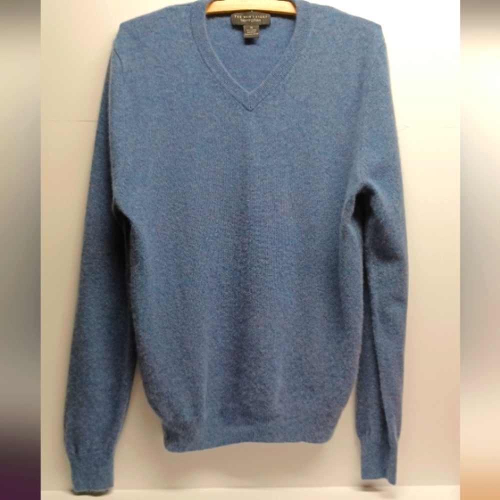 BLOOMINDALES CASHMERE V-NECK SWEATER,  MODELED BLUES, S/M